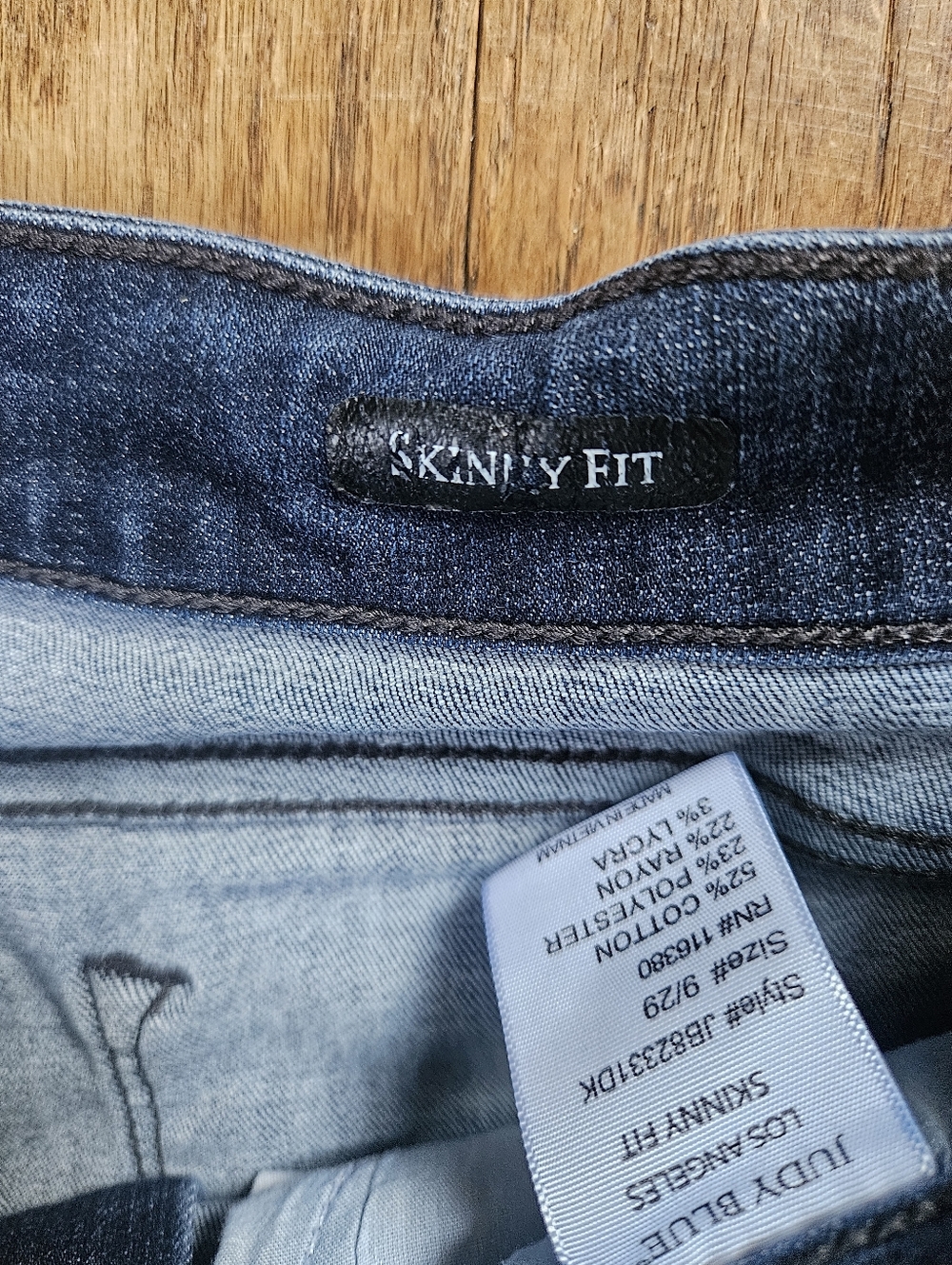 Judy Blue Skinny Jeans with Button-Fly Size 9/29 - Picture 6 of 7